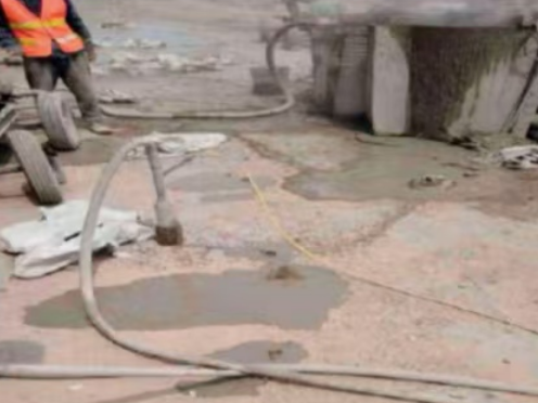 隆德水泥混凝土路面板底注浆技术 路面脱空注浆整治方案